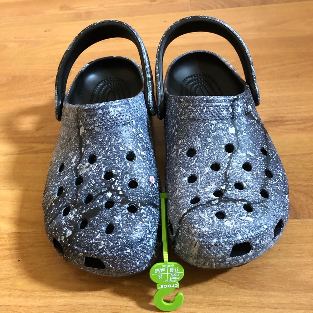 Crocs Classic Hyper Real Clog Multi/Black Kids Youth Size 5 , 7  NWOB